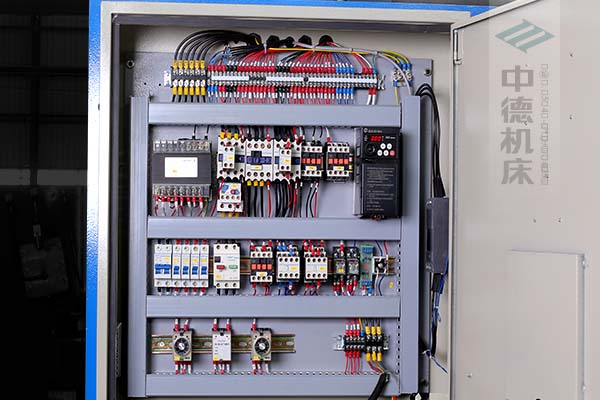 ZDS-1632采用正品電氣元件，裝有變頻驅動，控制精確，穩定耐用壽命長.jpg