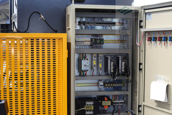 ZDPE8025-ESTUN原廠適配電氣箱總成，抗干擾能力強，電氣運行穩定.jpg