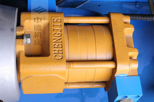 ZDPK-4015采用國內一流品牌電機及油泵，動力強勁，噪音低.jpg